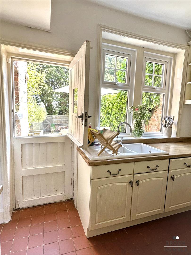 3 Bedroom House - Mid Terrace. Hurst Road in Eastbourne,  24